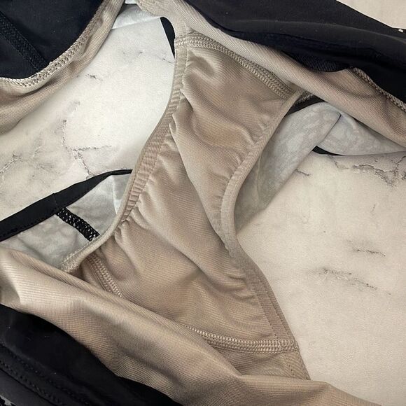 Lululemon Speed Short (2 1/2") 10 - Picture 7 of 8